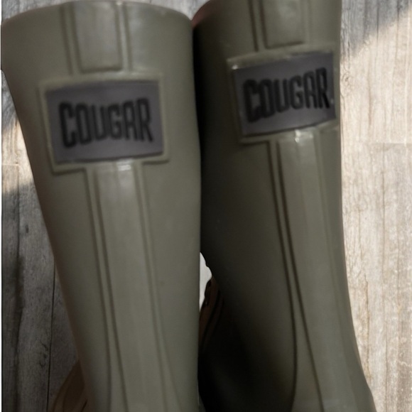 LIKE NEW COUGAR Women's Sage Green Rain Boots - Picture 4 of 8